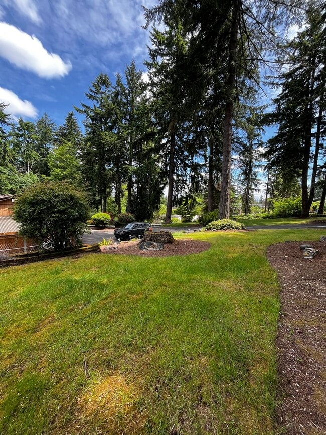 Building Photo - Gorgeous 3 BD 2.25 BA Home on 2 Acres!