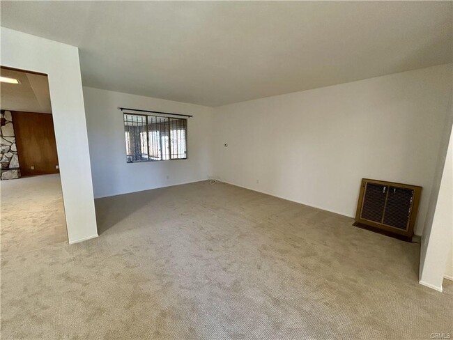 Building Photo - 1555 180th St