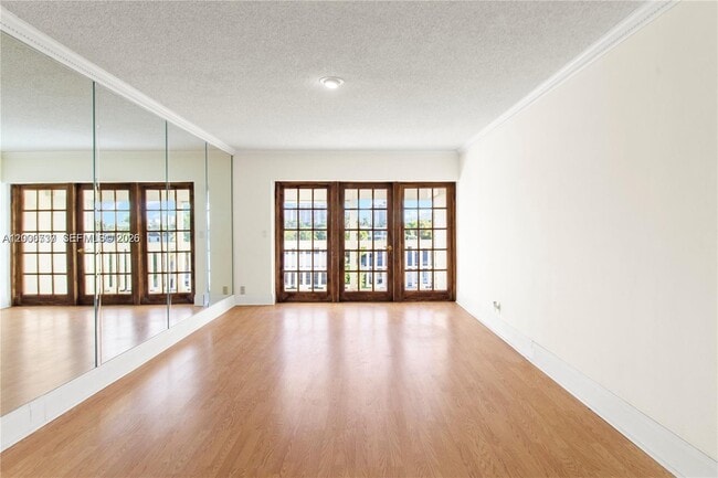 Building Photo - 455 Paradise Isle Blvd