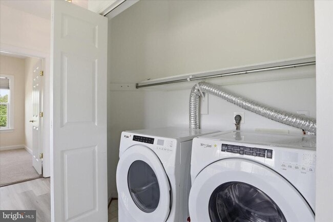 Building Photo - 981 Herons Run Ln