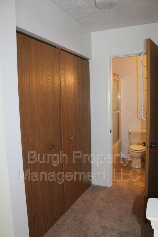 Building Photo - 501 Tyler Dr