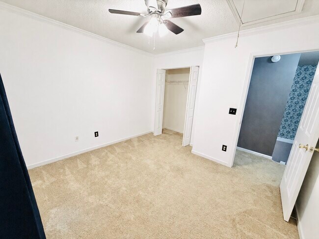 Building Photo - 132 Misty Glen Cir