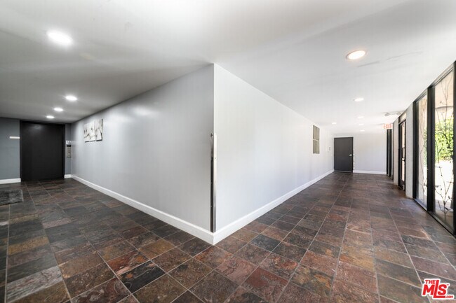 Building Photo - 1633 S Bentley Ave