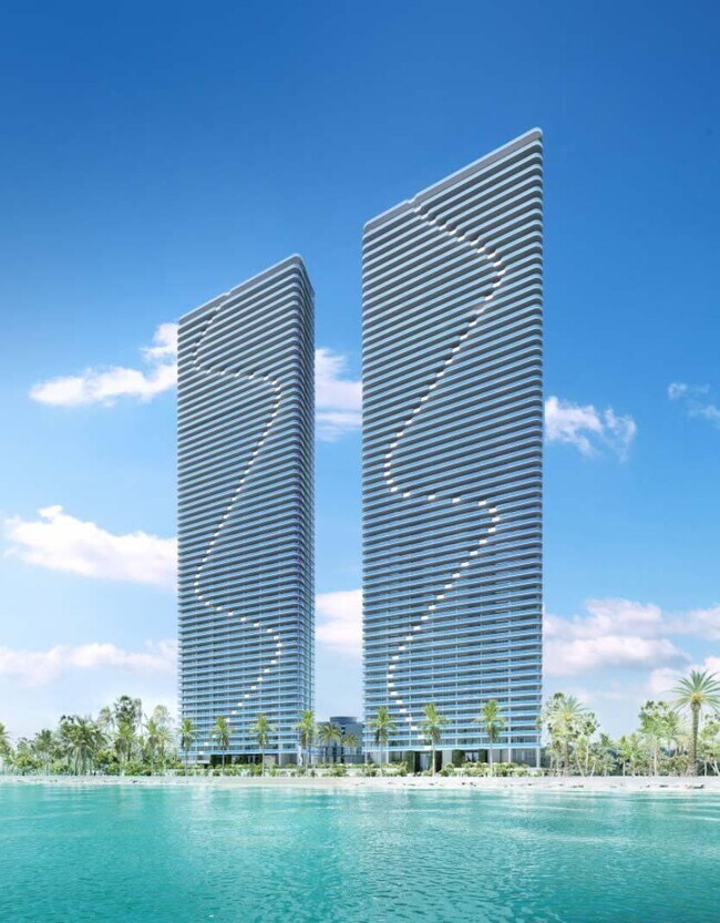 Building Photo - 700 NE 24th St