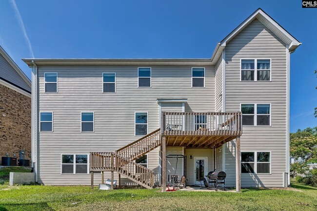 Building Photo - 558 Mahonia Rd