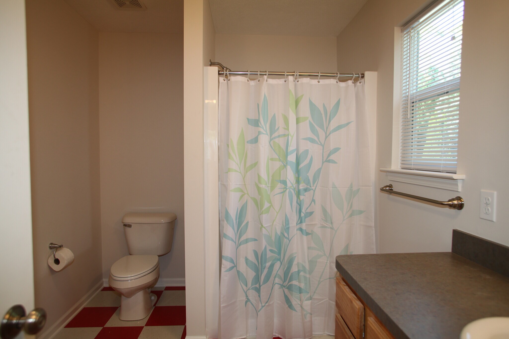 Building Photo - 808 Greene St