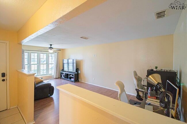 Building Photo - 1223 Amherst St