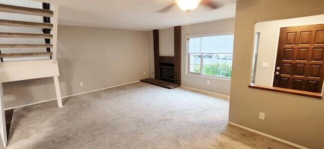 Building Photo - 6863 Alderwood Dr