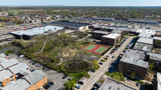 Building Photo - 8970 N Parkside Ave