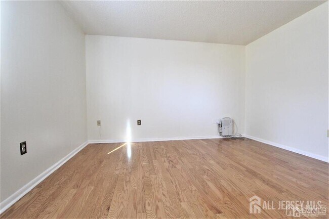 Building Photo - 1219 Ravens Crest Dr