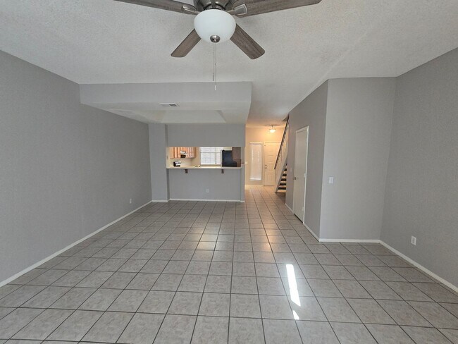Building Photo - 2 Bedroom/2.5 Bathroom Townhome in Chandler