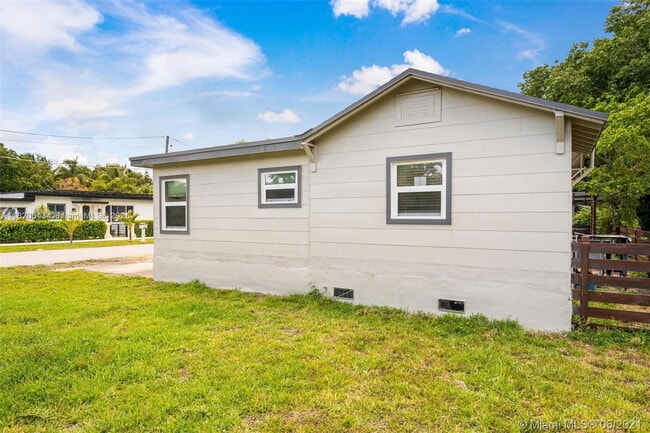 Building Photo - 440 NW 93rd St