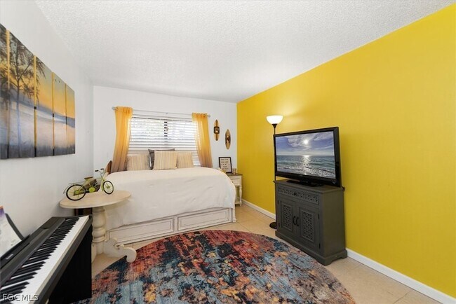 Building Photo - 4029 Sandlewood Ln