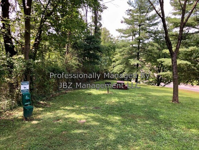 Building Photo - 1625 Ingleside Ave