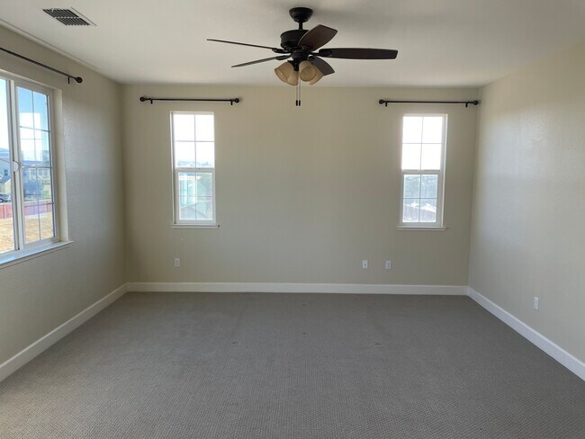 Building Photo - 466 Ventana