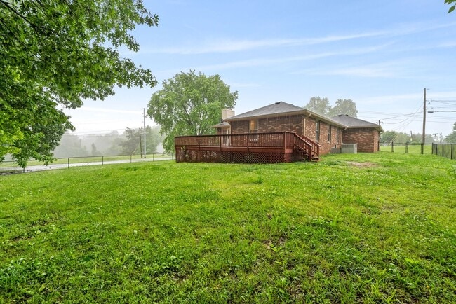 Building Photo - 735 Cayce Dr