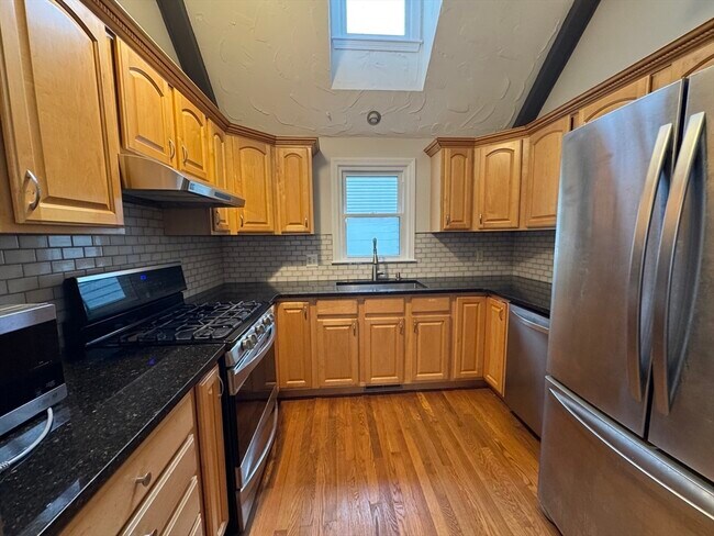 Building Photo - 229 Wellman Ave