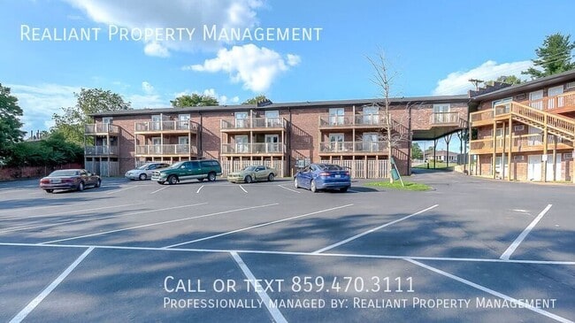 Building Photo - 2021 Cambridge Dr
