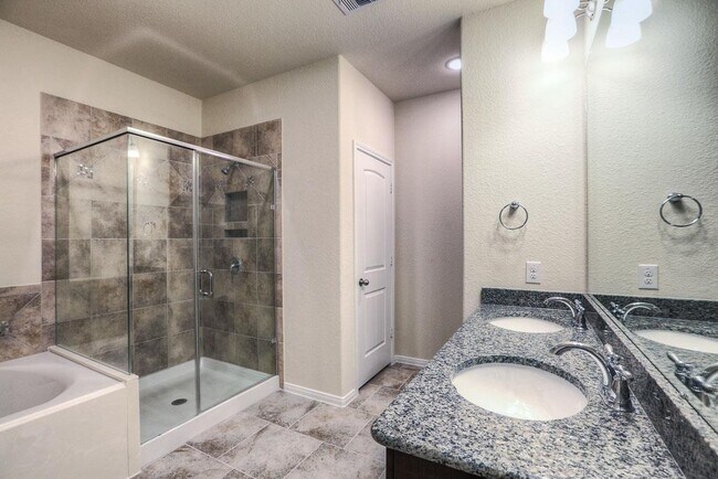 Building Photo - 1530 Heartwood Dr