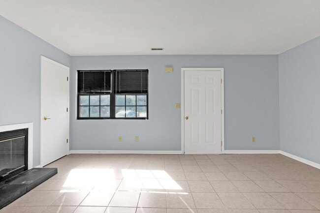 Building Photo - 110A Melanie Ln