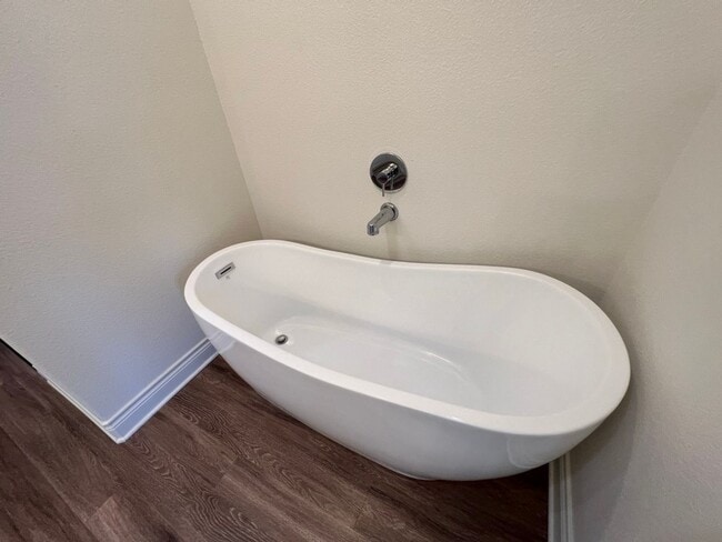 Building Photo - Easy Living with AMRR: Beautiful 4-Bedroom Home Near HEB