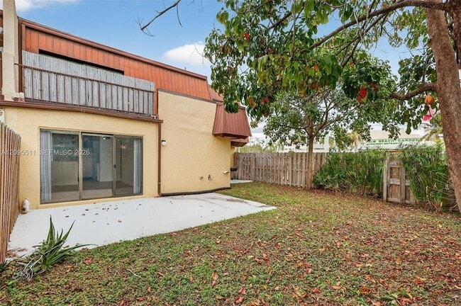 Building Photo - 3516 Gardens E Dr