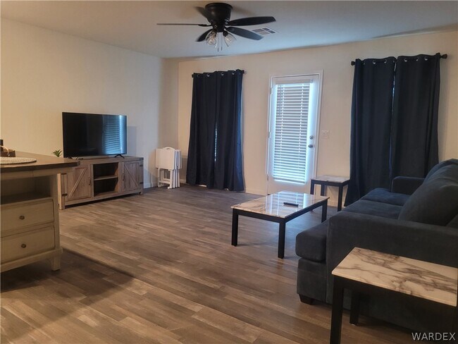 Building Photo - 2198 E Arapaho Rd