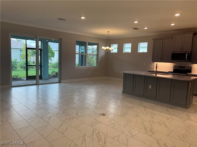 Building Photo - 393 Deauville Lp