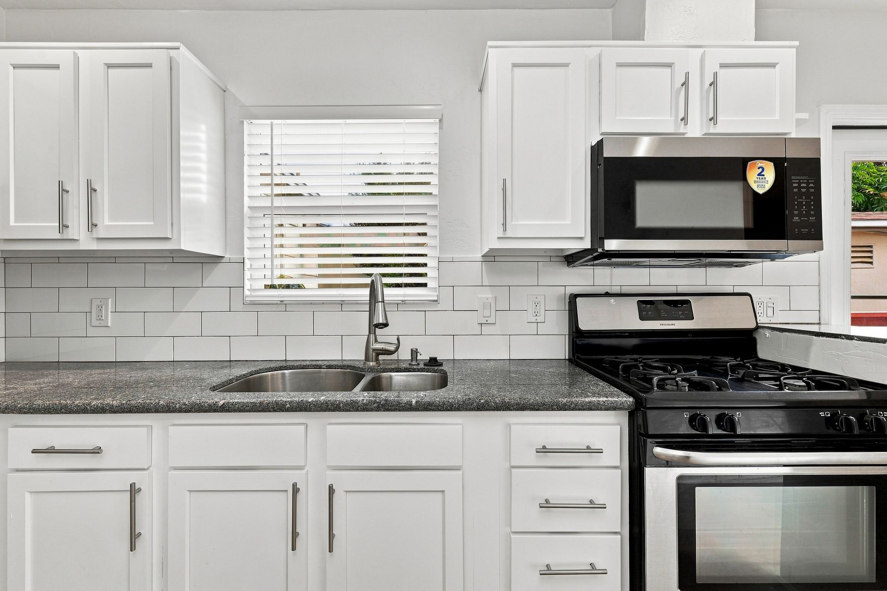 Building Photo - 136 Brightwood Ave