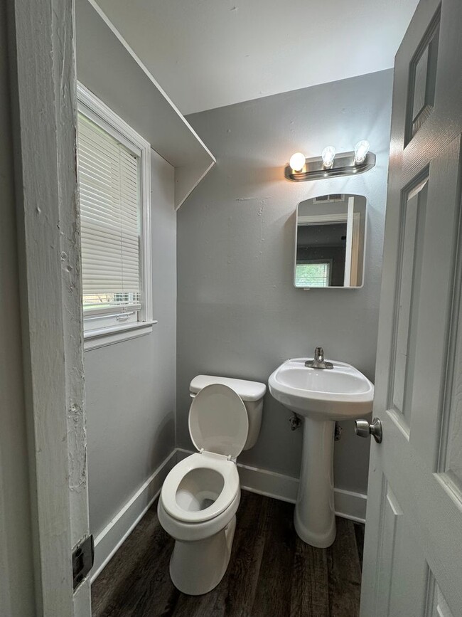 Building Photo - Very Nice Newly Rehabbed Home in Frayser -...
