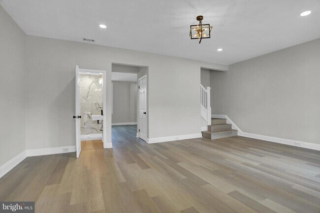 Building Photo - 3202 Dudley Ave