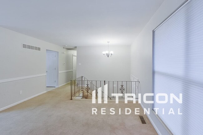 Building Photo - 1563 Park Ridge Ln