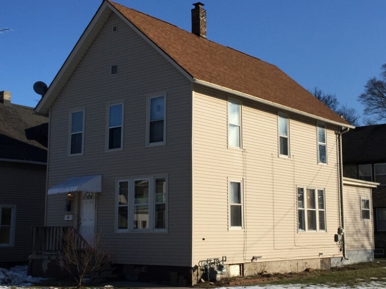 Primary Photo - 6121 12th Ave