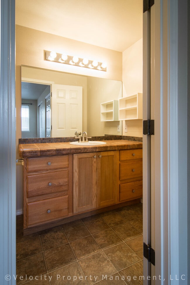 Building Photo - Elkhorn Estates home in SW Bend - pet frie...