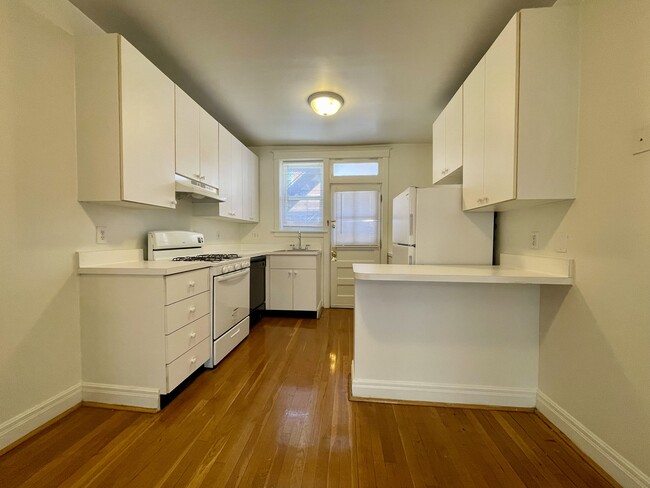 Primary Photo - 6309-6311 S. Rosebury Ave