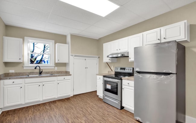 Building Photo - Coming Soon! Charming 4 Bedroom Home in York City!