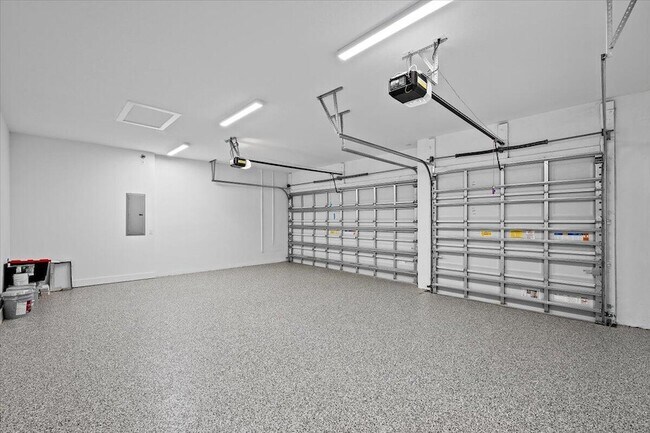 Building Photo - 13621 Le Christine Dr