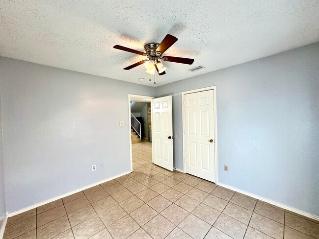 Building Photo - 311 Soria Dr