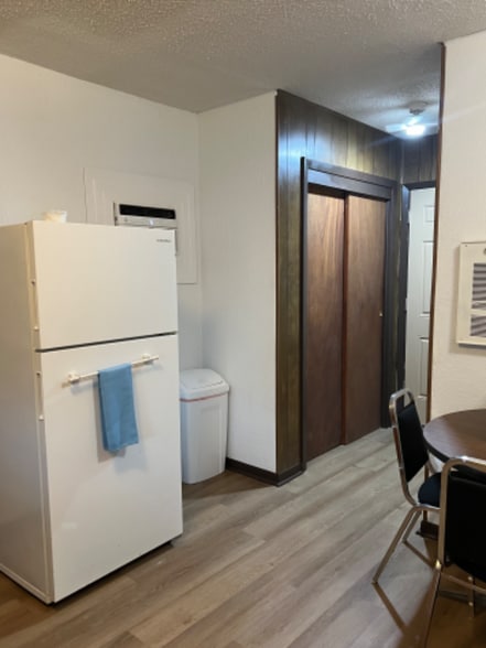 Building Photo - 1708 Holloman Dr