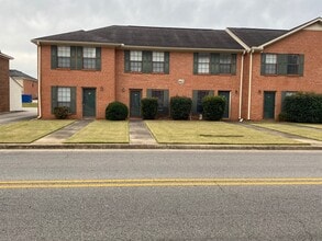 Building Photo - 1411 Brookline Ave SW