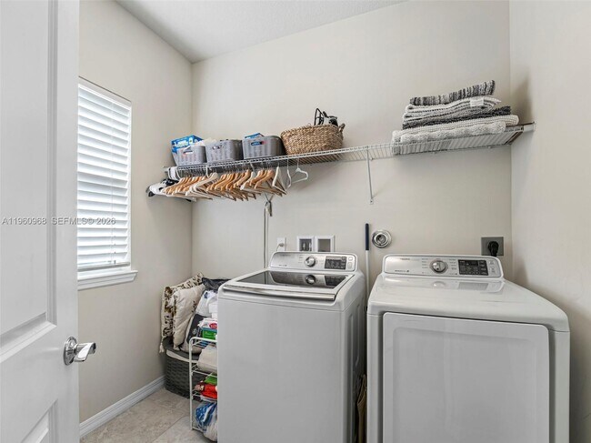 Building Photo - 3953 Black Olive Ln