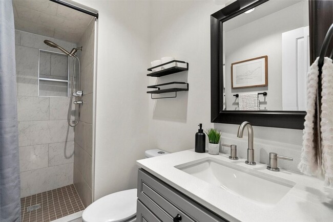 Building Photo - Modern 2BD/2BTH Condo for Lease Richmond V...