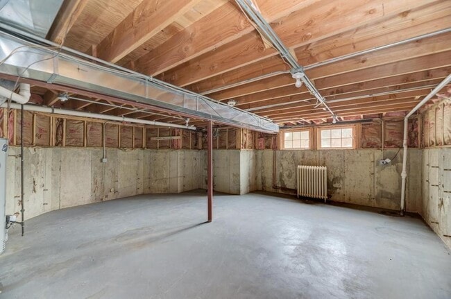Building Photo - 1499 Sheridan Rd
