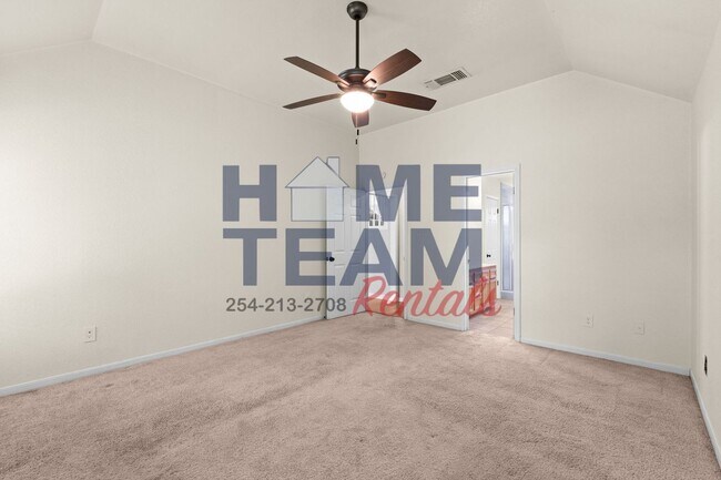 Building Photo - 714 Silver Creek Dr