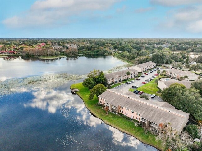 Building Photo - 185 N Pearl Lake Causeway