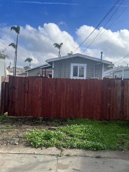 Building Photo - 5056 Hawley Blvd