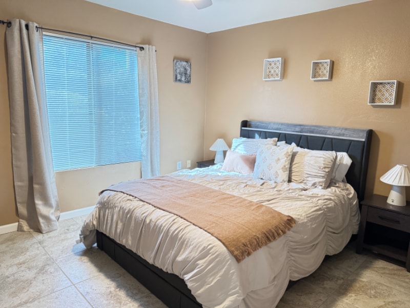 Building Photo - 5751 N Kolb Rd