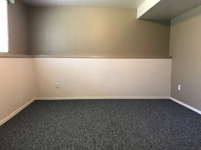 Building Photo - 209 W 500 N