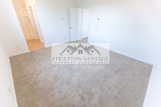 Building Photo - 1051 W. Diamondback Dr.