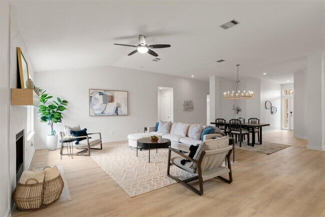 Building Photo - 8104 Doe Meadow Dr